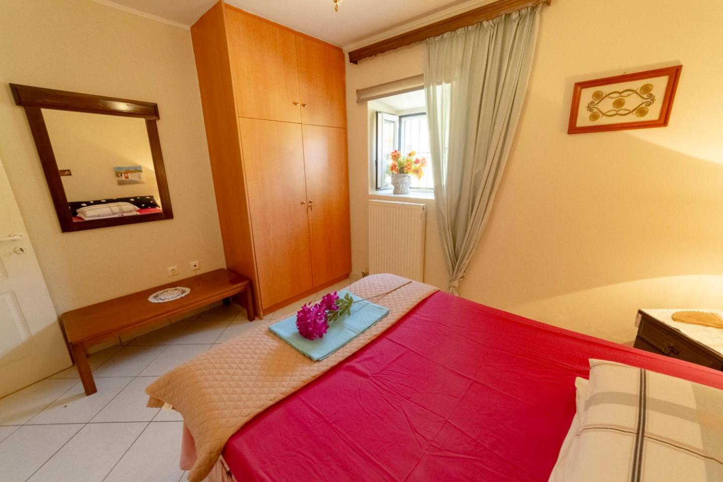 Krasa 2Bedroom Apartment Ágios Matthaíos Екстериор снимка