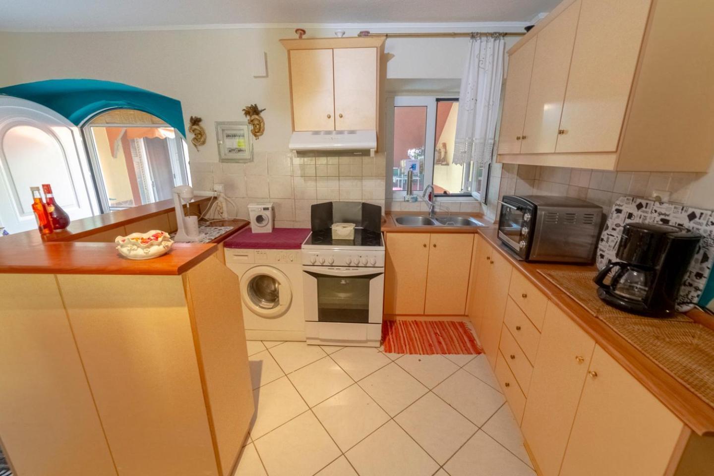Krasa 2Bedroom Apartment Ágios Matthaíos Екстериор снимка