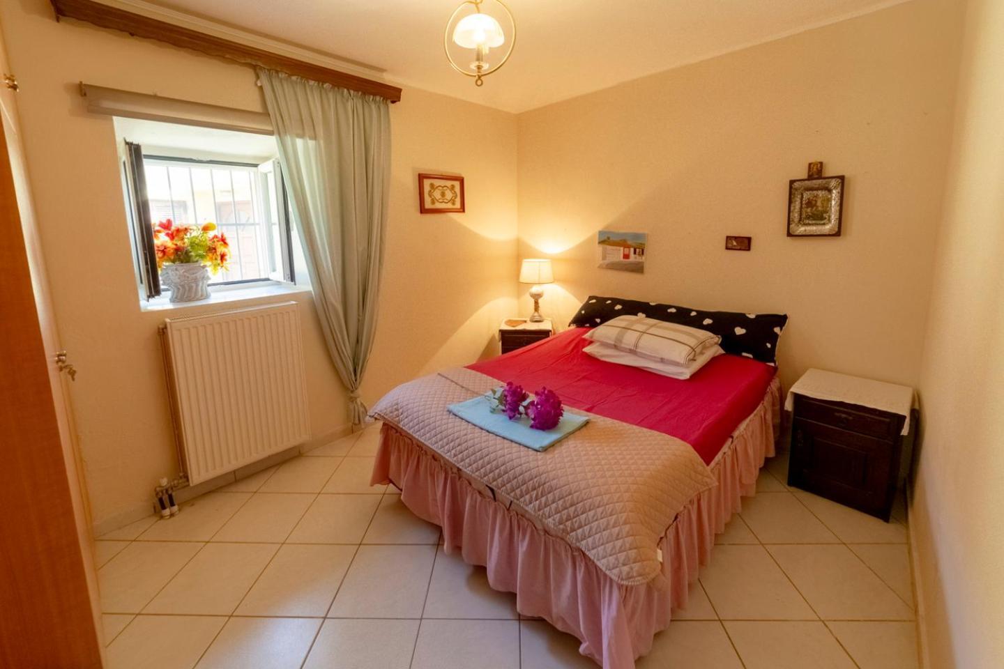 Krasa 2Bedroom Apartment Ágios Matthaíos Екстериор снимка